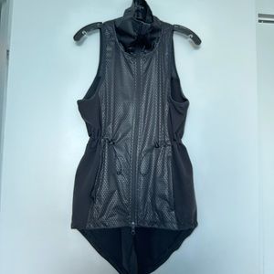 Adidas sportswear black vest sleeveless insulated quilted and stretch